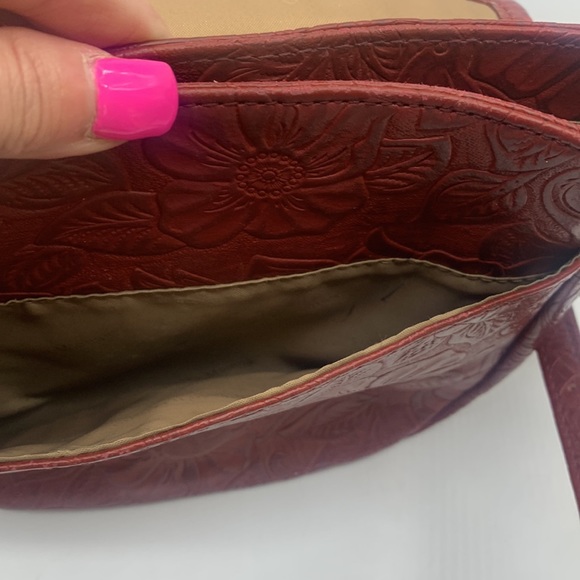 Gun Tote’n Mamas red leather crossbody bag w/ studs. Gun holder missing MCB4525A - Picture 6 of 16